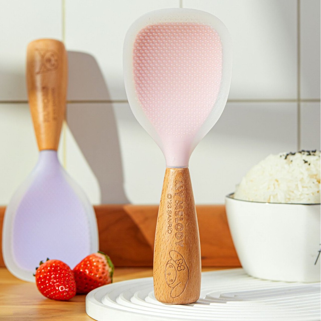 東莞<a href='http://m.thsm.net/Products/shuangseguijiaoweizu.html' class='keys' title='點(diǎn)擊查看關(guān)于硅膠制品廠的相關(guān)信息' target='_blank'>硅膠制品廠</a>:硅膠餐具與塑膠日用品它們的區(qū)別 東莞硅膠制品廠:硅膠餐具與塑膠日用品它們的區(qū)別